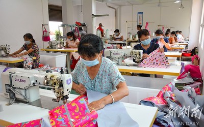 新寧:扶貧車間就業忙