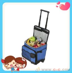 從青島海產(chǎn)保溫包到環(huán)保牛津布便當(dāng)袋 定制化冰袋工廠引領(lǐng)旅行包新風(fēng)尚